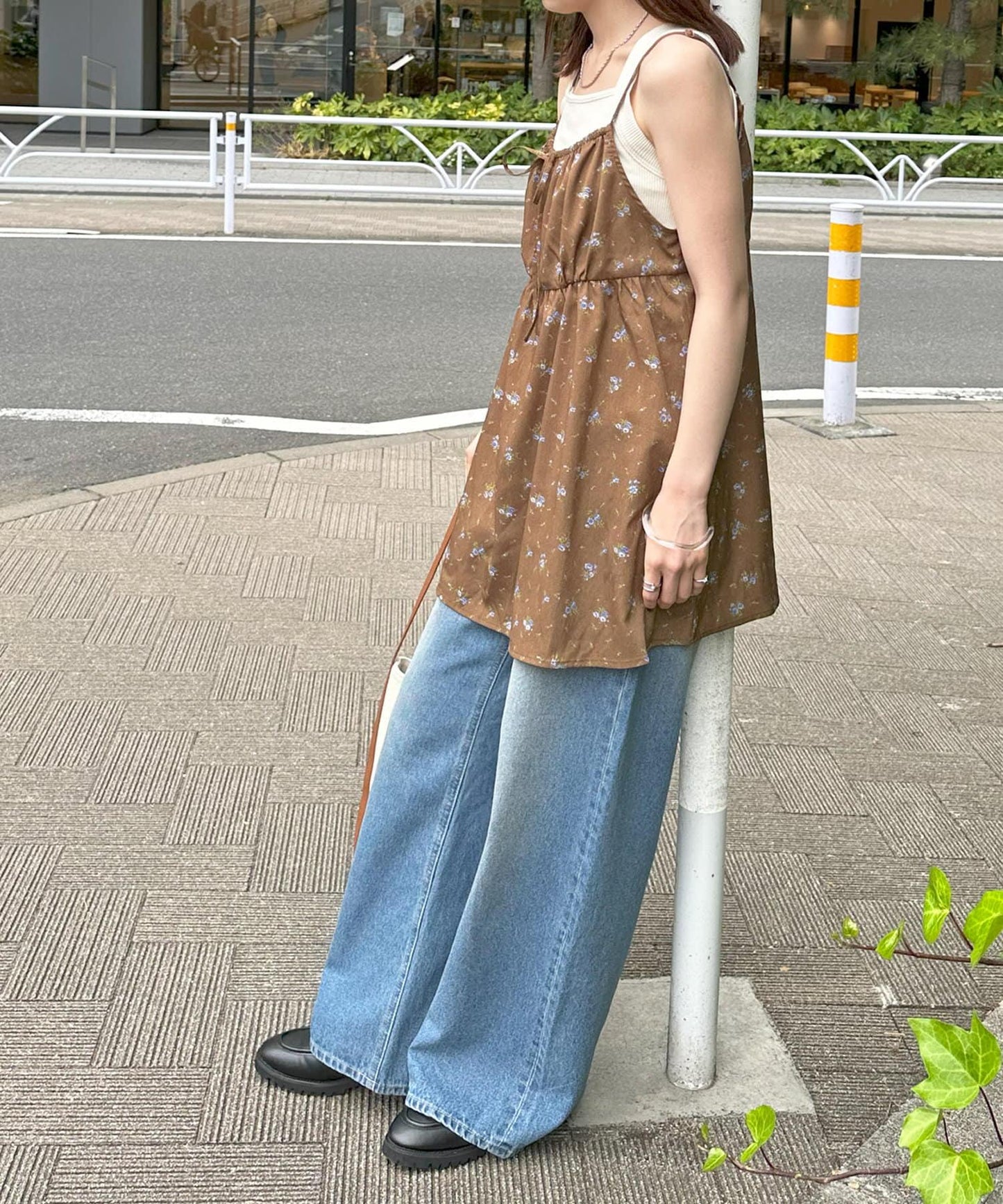 Discoat umm. 花卉圖案 前蝴蝶結 吊帶束腰上衣