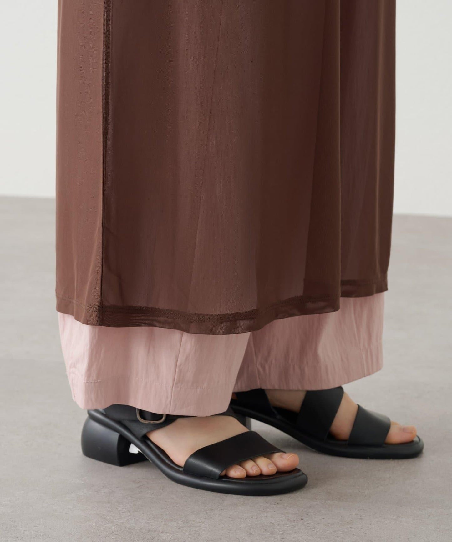 Omekashi 短袖網紗連衣裙