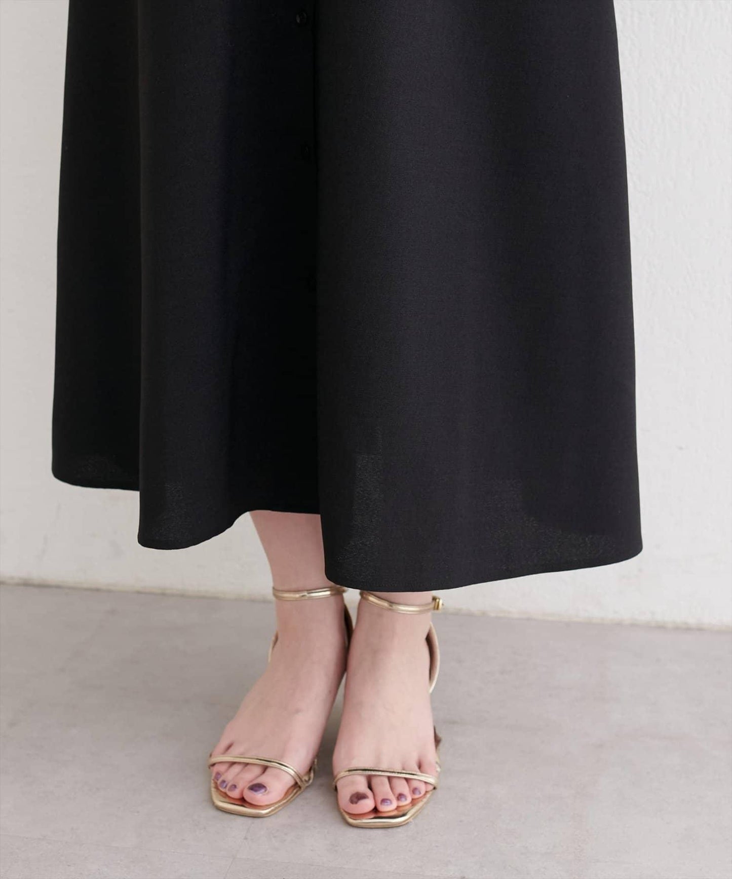 前排扣腰帶設計連衣裙