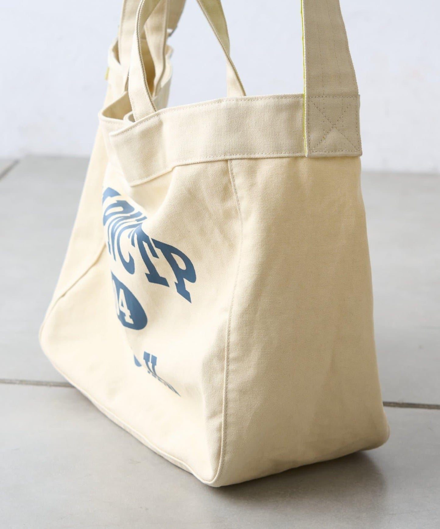 防潑水帆布斜挎包 UNISEX