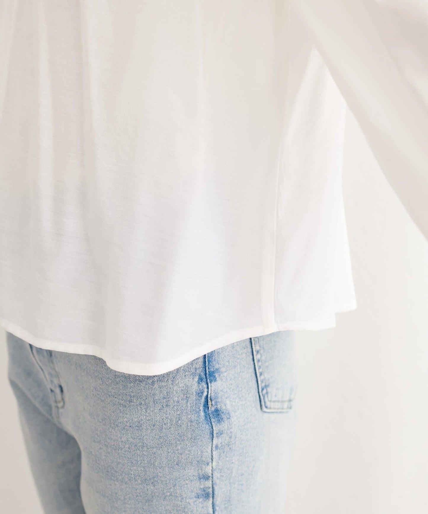 荷葉邊領設計襯衫