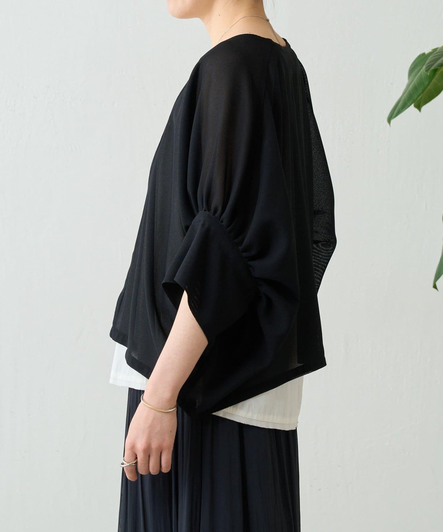透紗褶皺蝙蝠袖外搭開衫