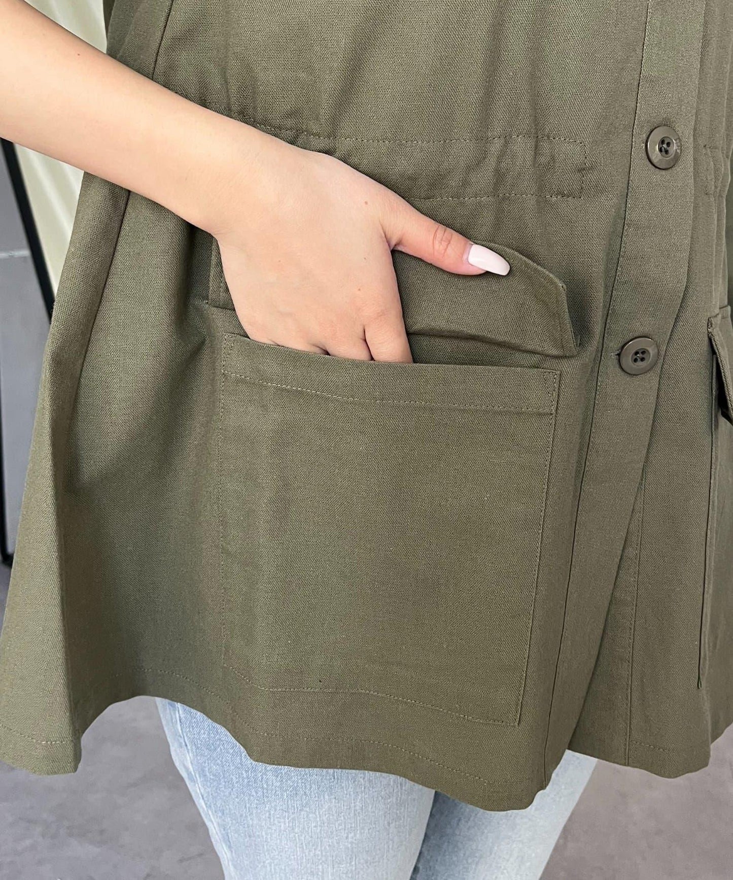 抽繩荷葉擺軍裝風襯衫