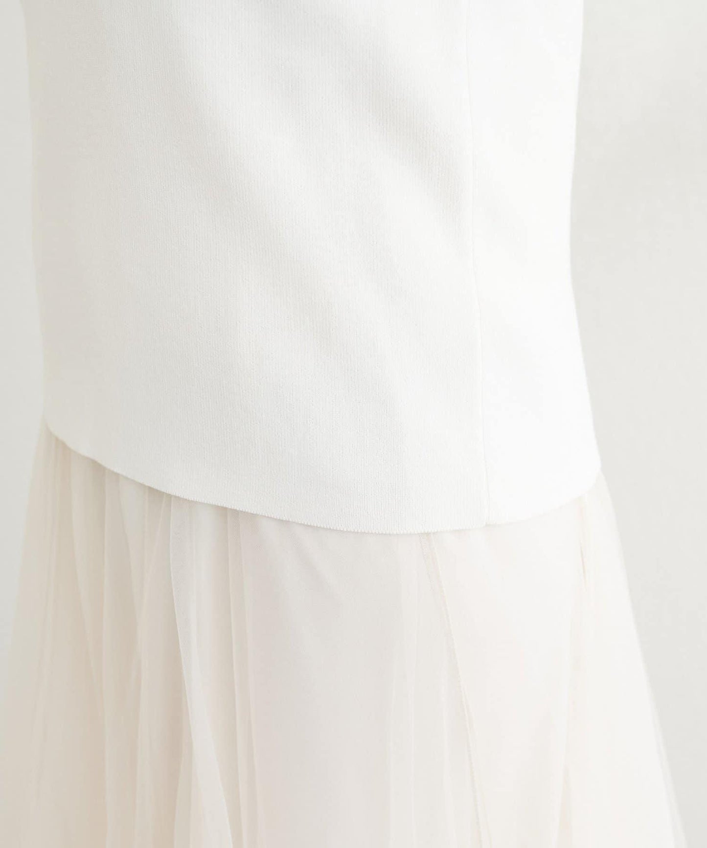 強捻微高領針織上衣