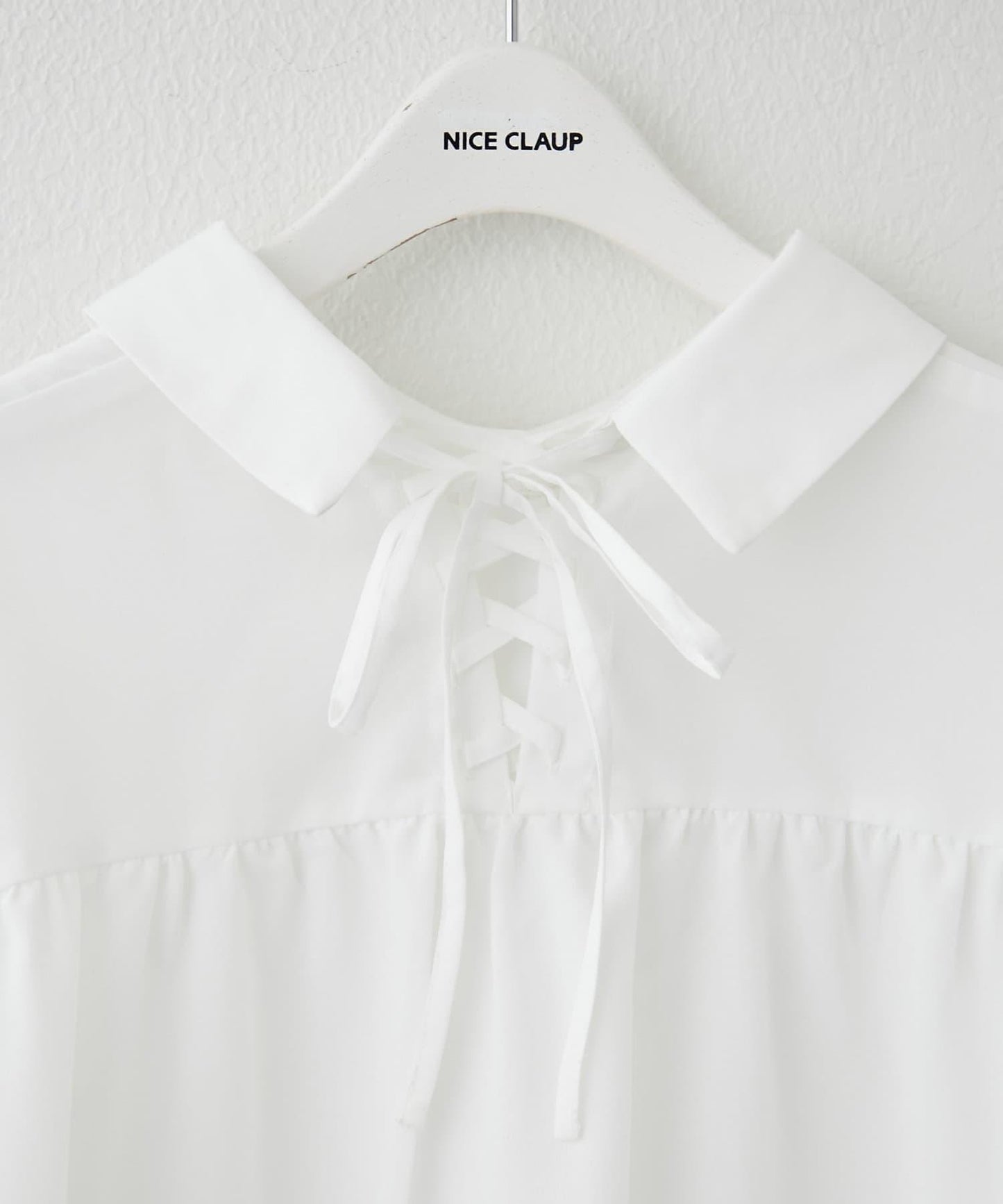 適合辦公室穿搭的 蓬鬆袖 襯衫