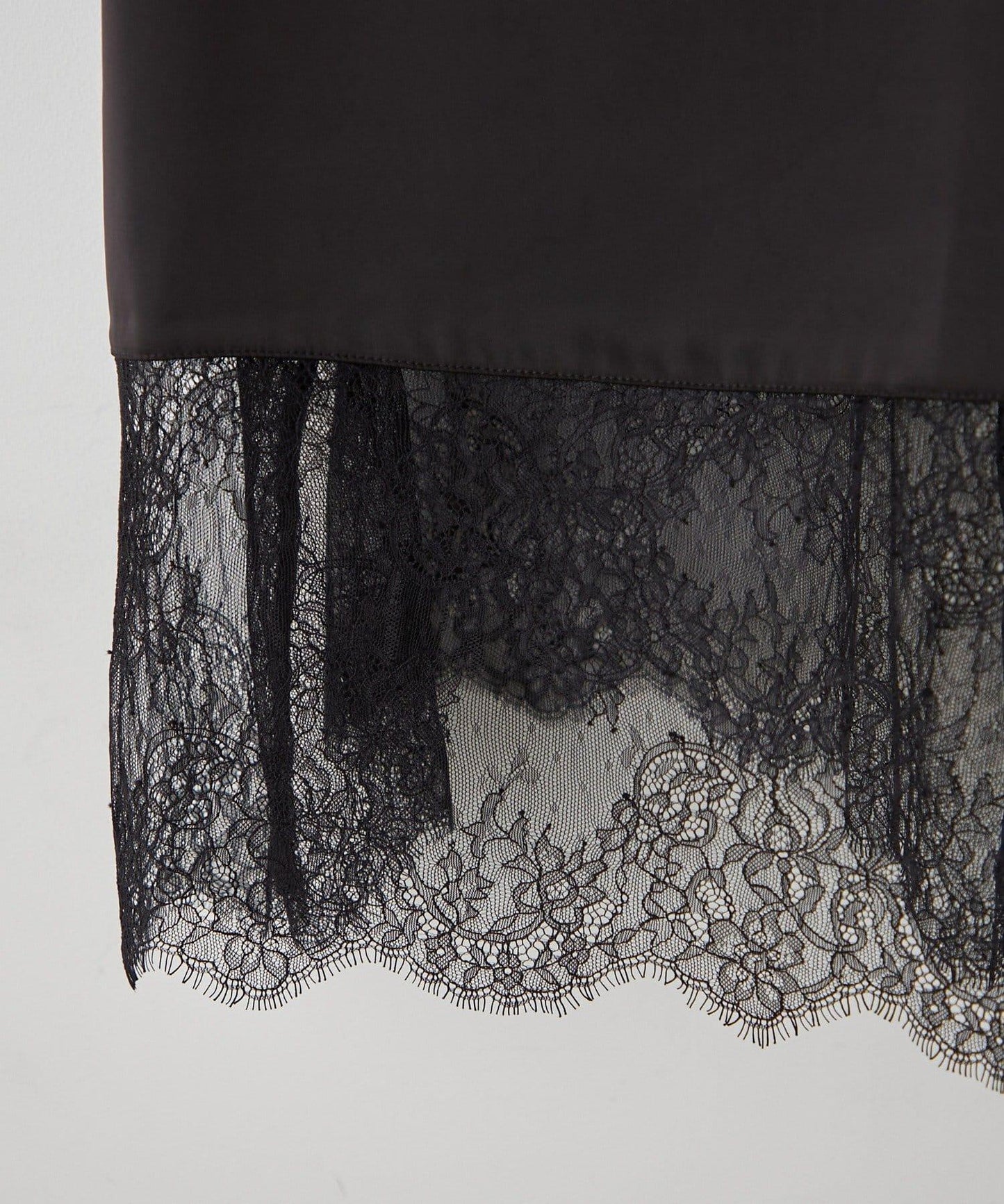 可選下襬設計 蕾絲拼接 緞面 吊帶上衣