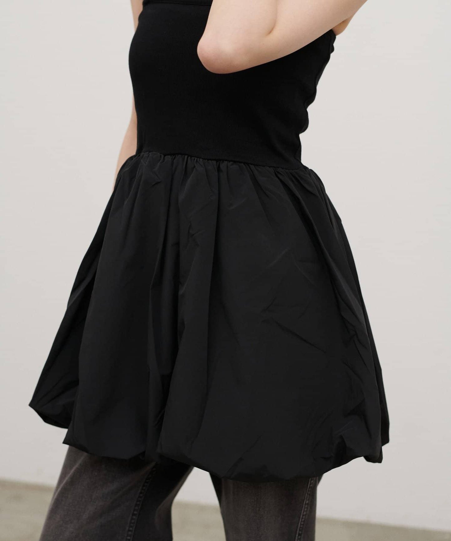 內置胸杯拼接泡泡廓形吊帶背心