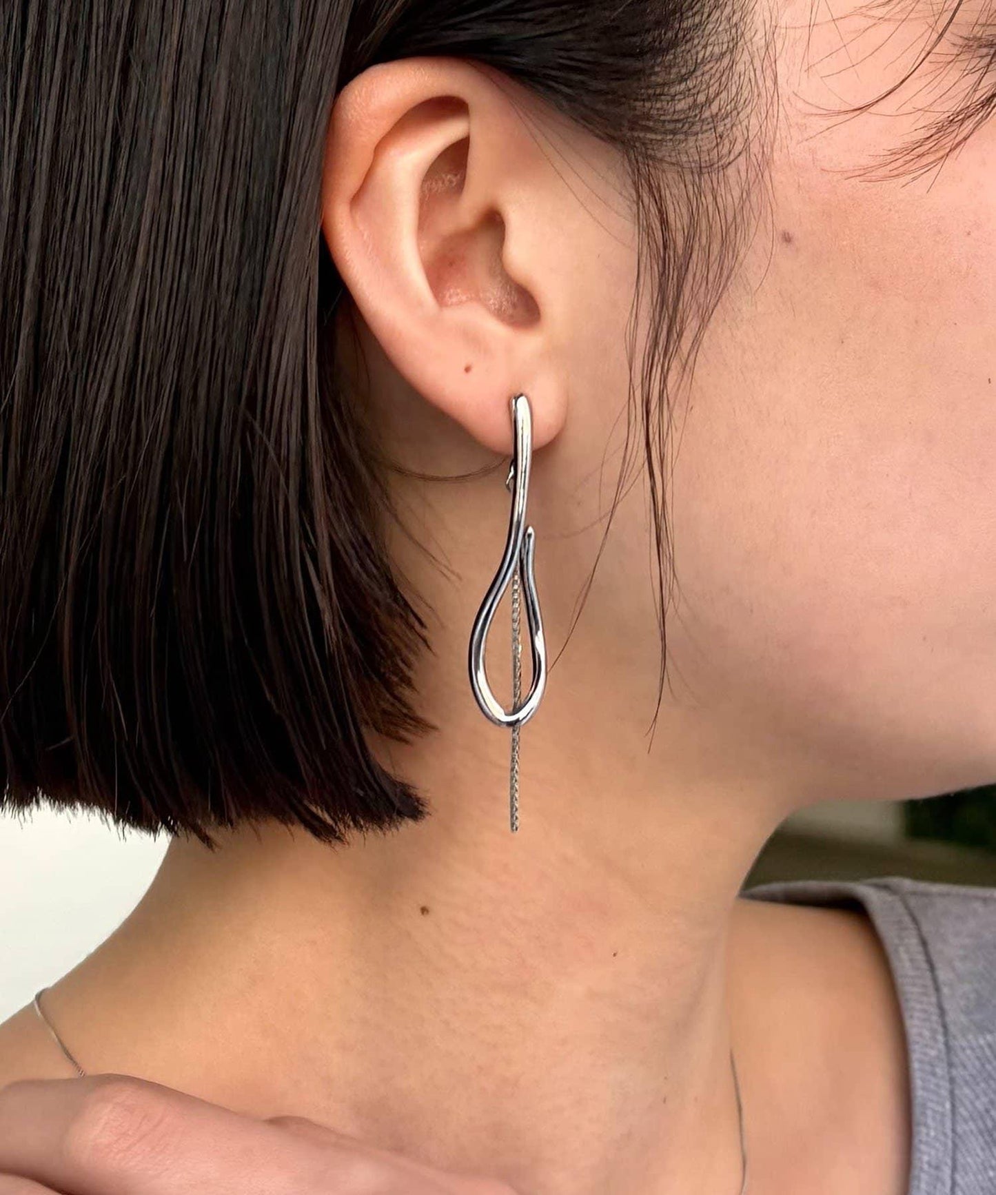 GOLDY/ゴールディ 垂墜線條鏈條耳環