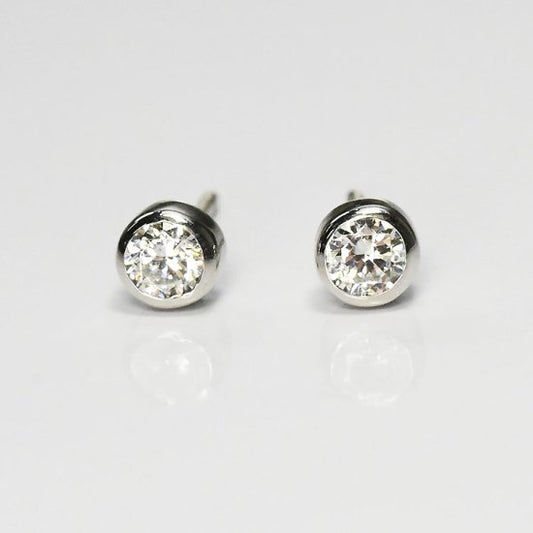 侍ダイヤモンド 天然ダイヤモンド スタッドピアス 「ベゼル2」 0.2ct H&C G~Iカラー VS~SIクラス 一粒 (SD-E-0006)
