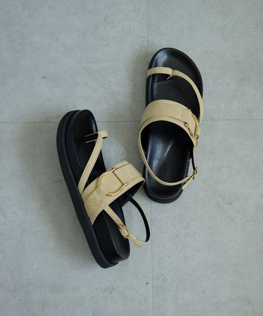 帶扣夾趾涼鞋