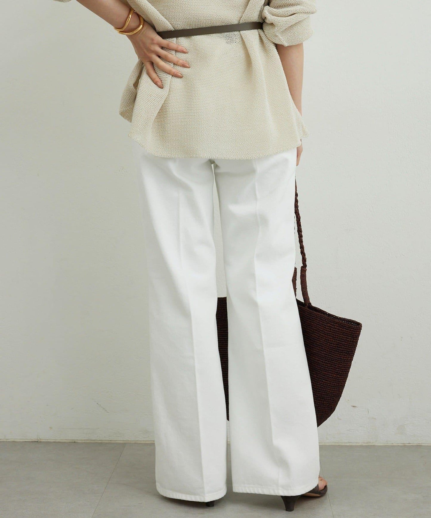 284144977