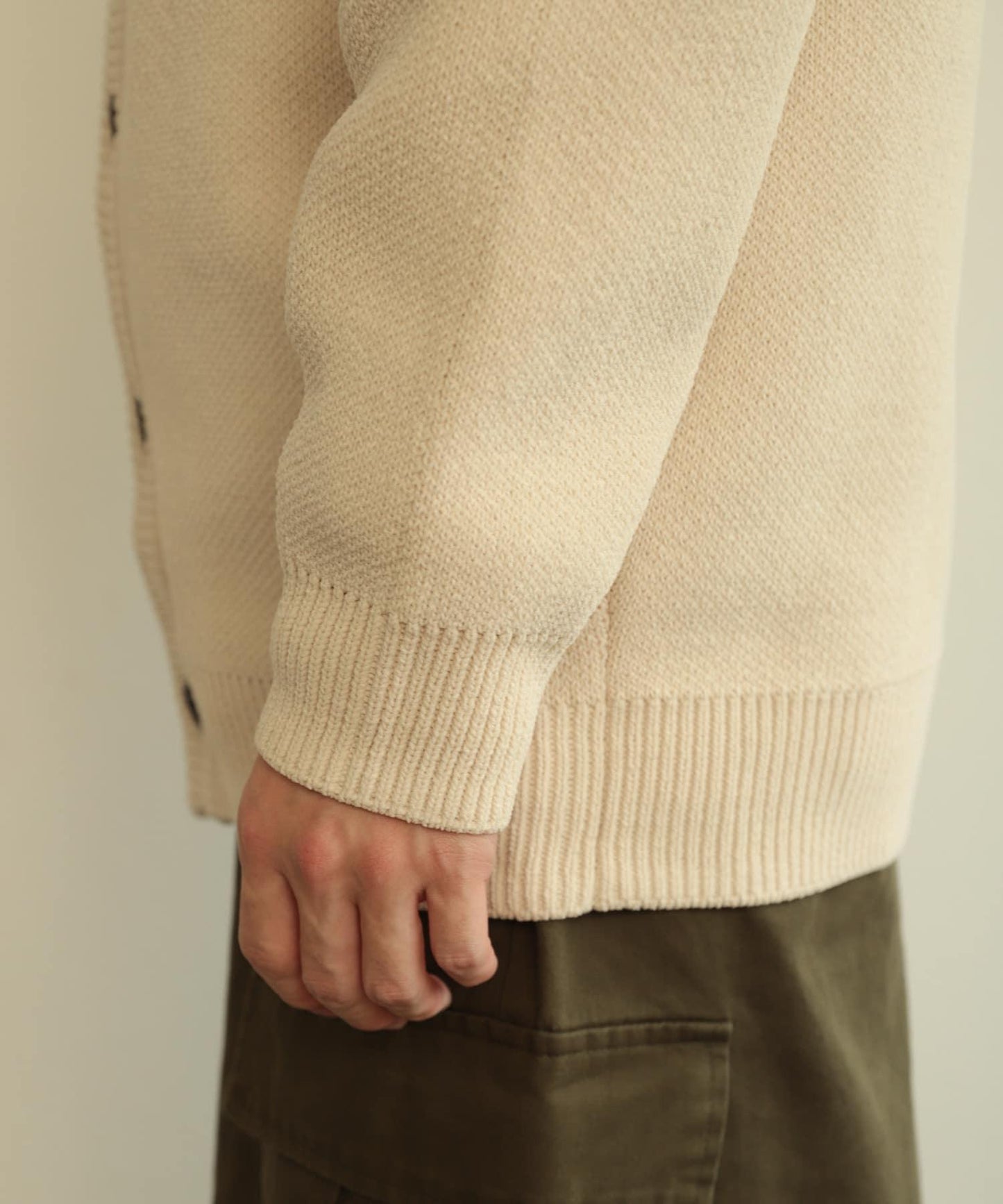 166061758