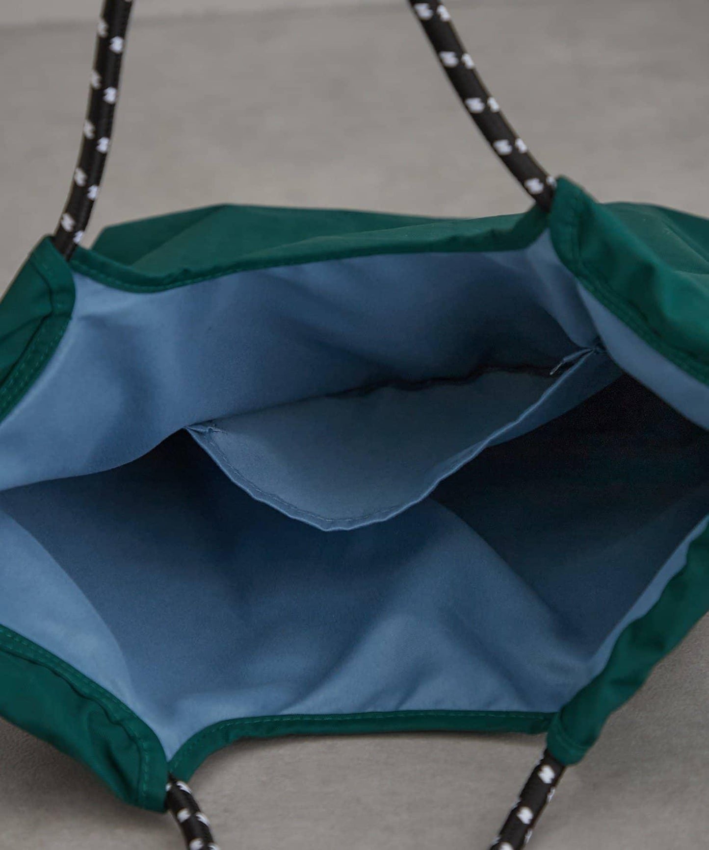 163077074