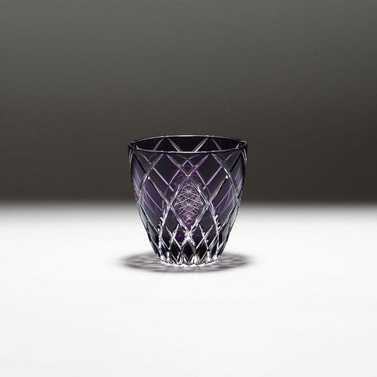 菊與矢來圖案 切子 清酒杯 -kiku yarai- 紫色