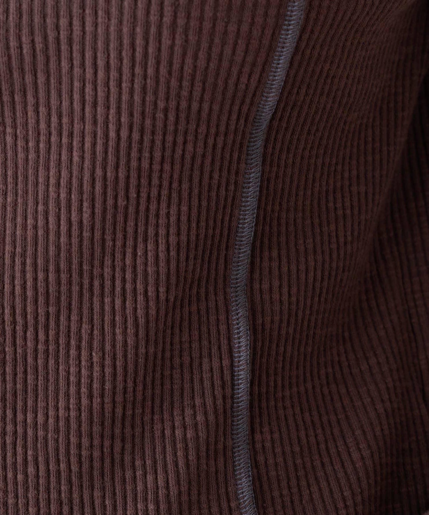 163043831