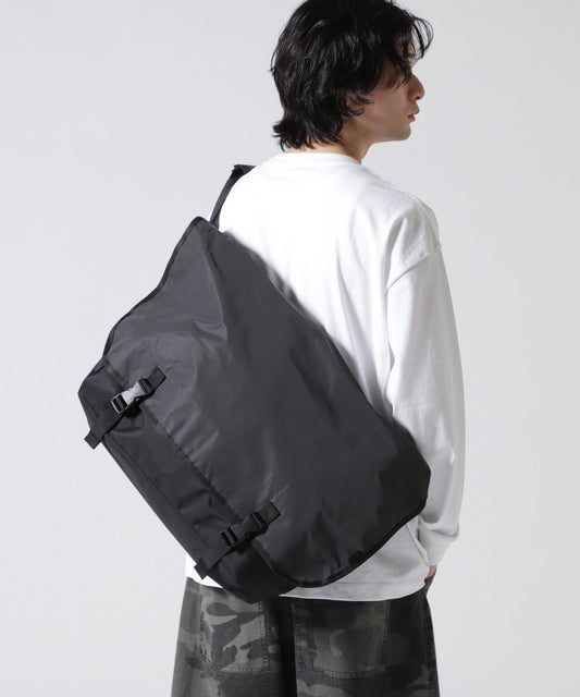 PACKING BLACK REFLECTIVE MESSENGER 反光郵差包