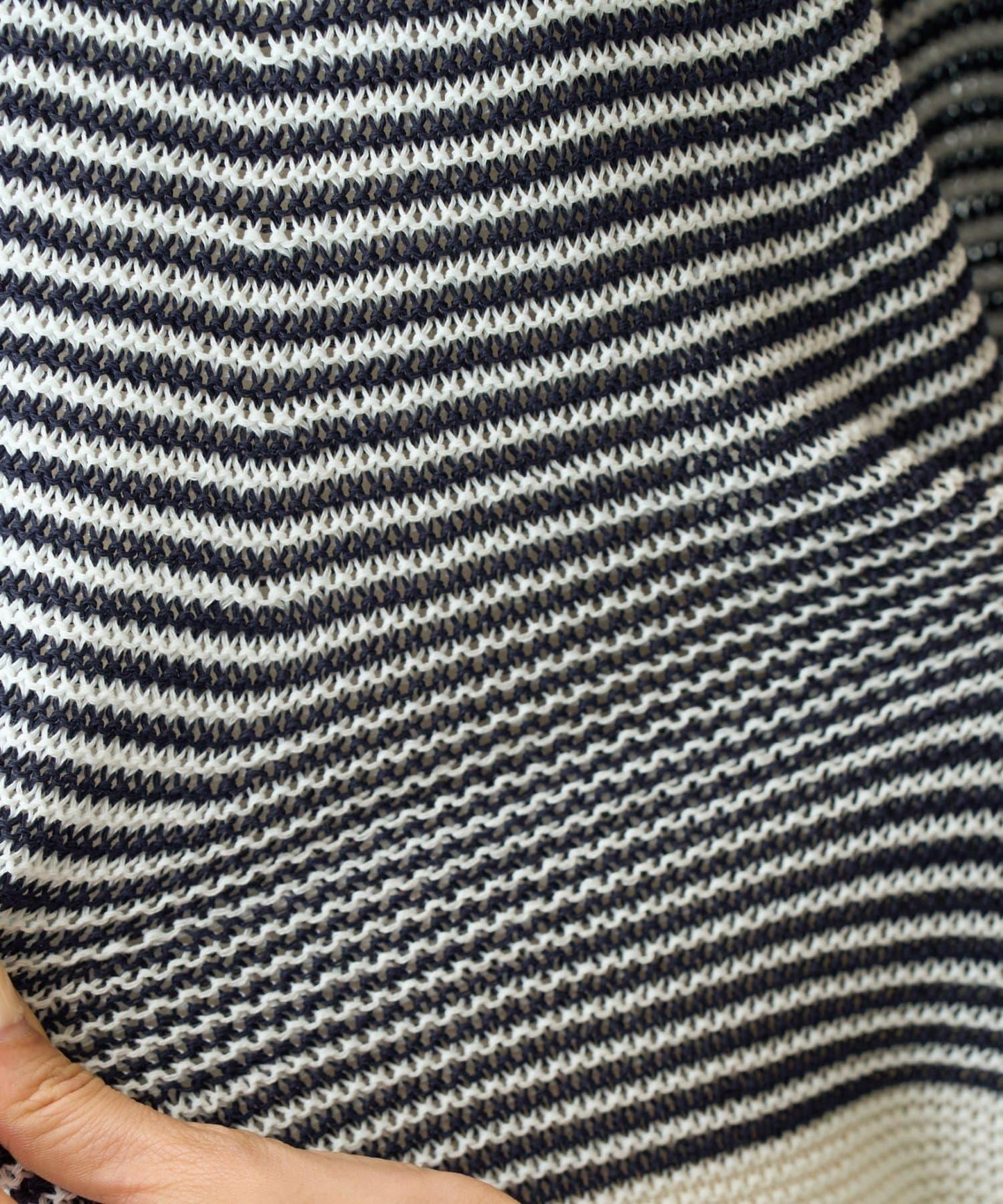 285477634