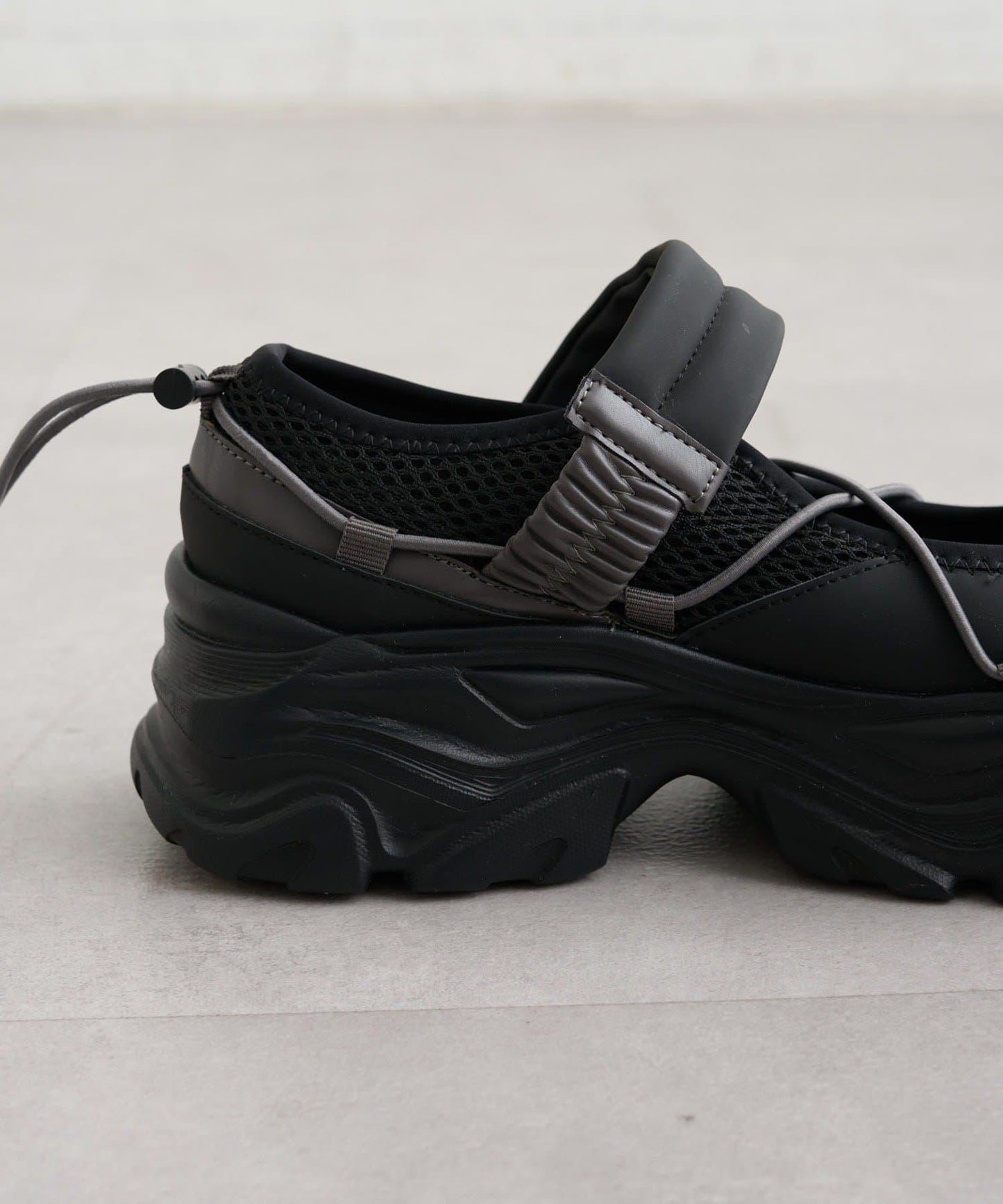 279373081