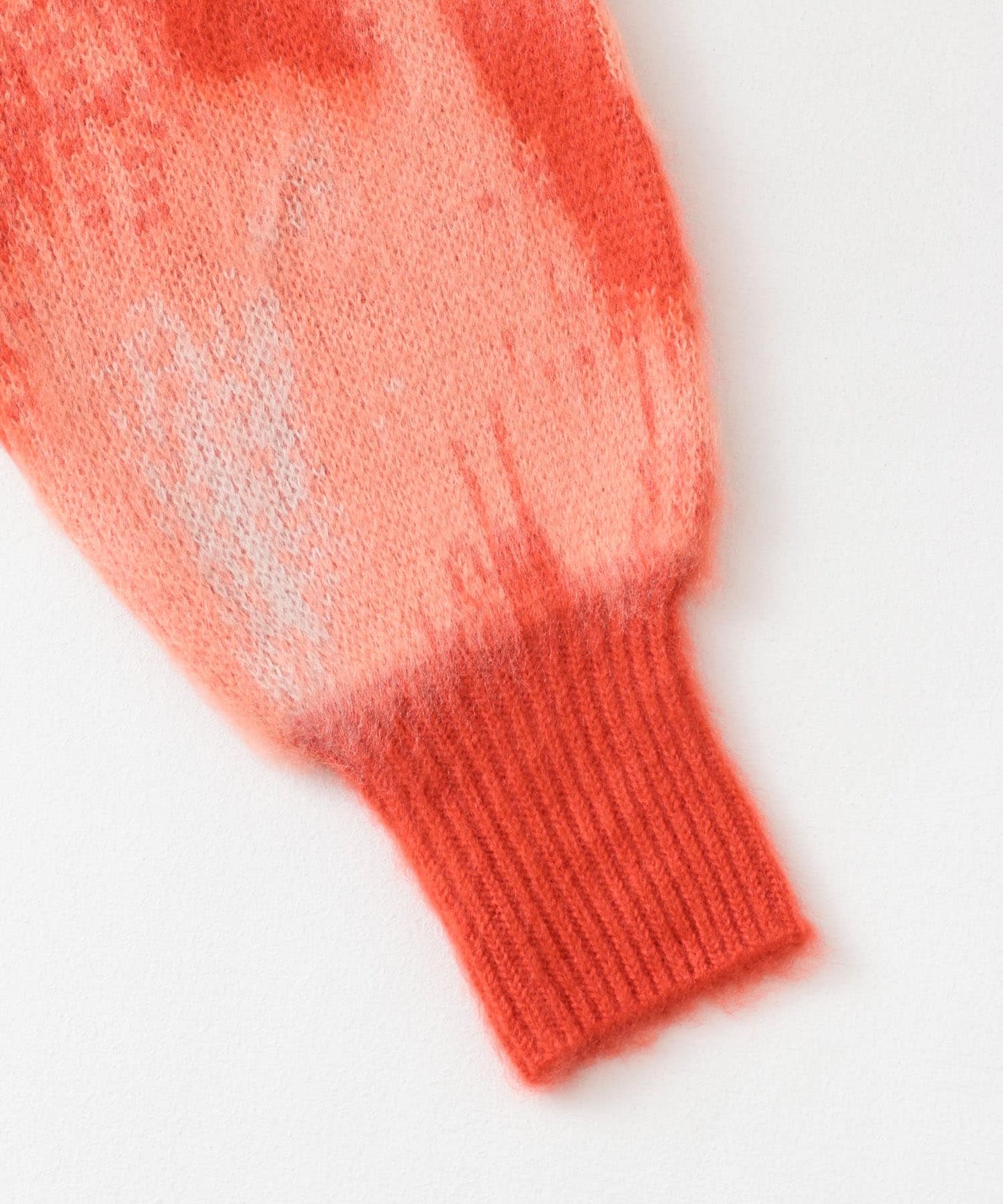 104692836