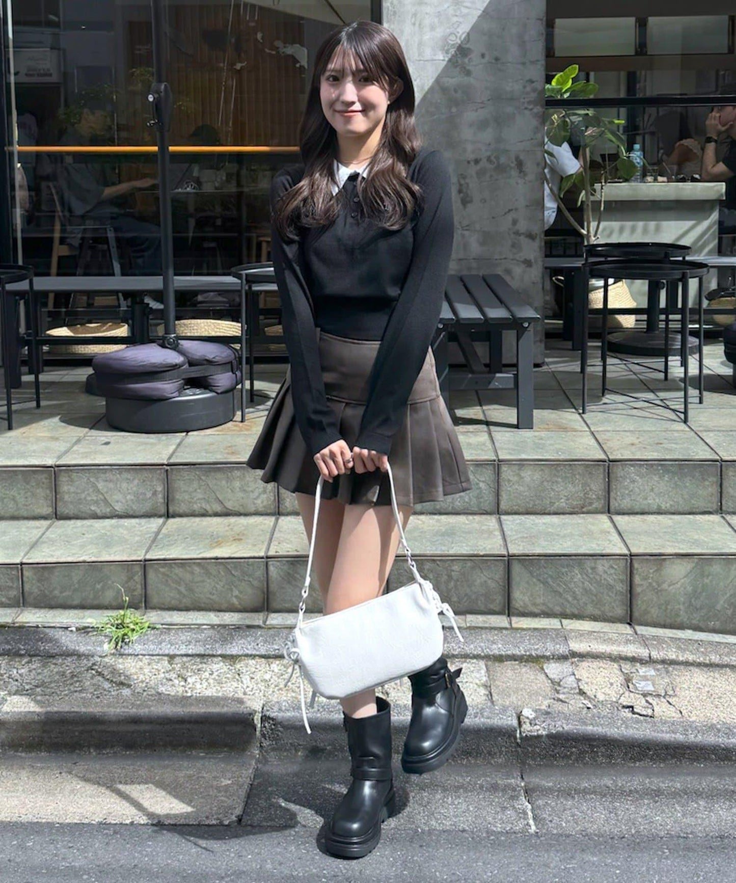 166001250