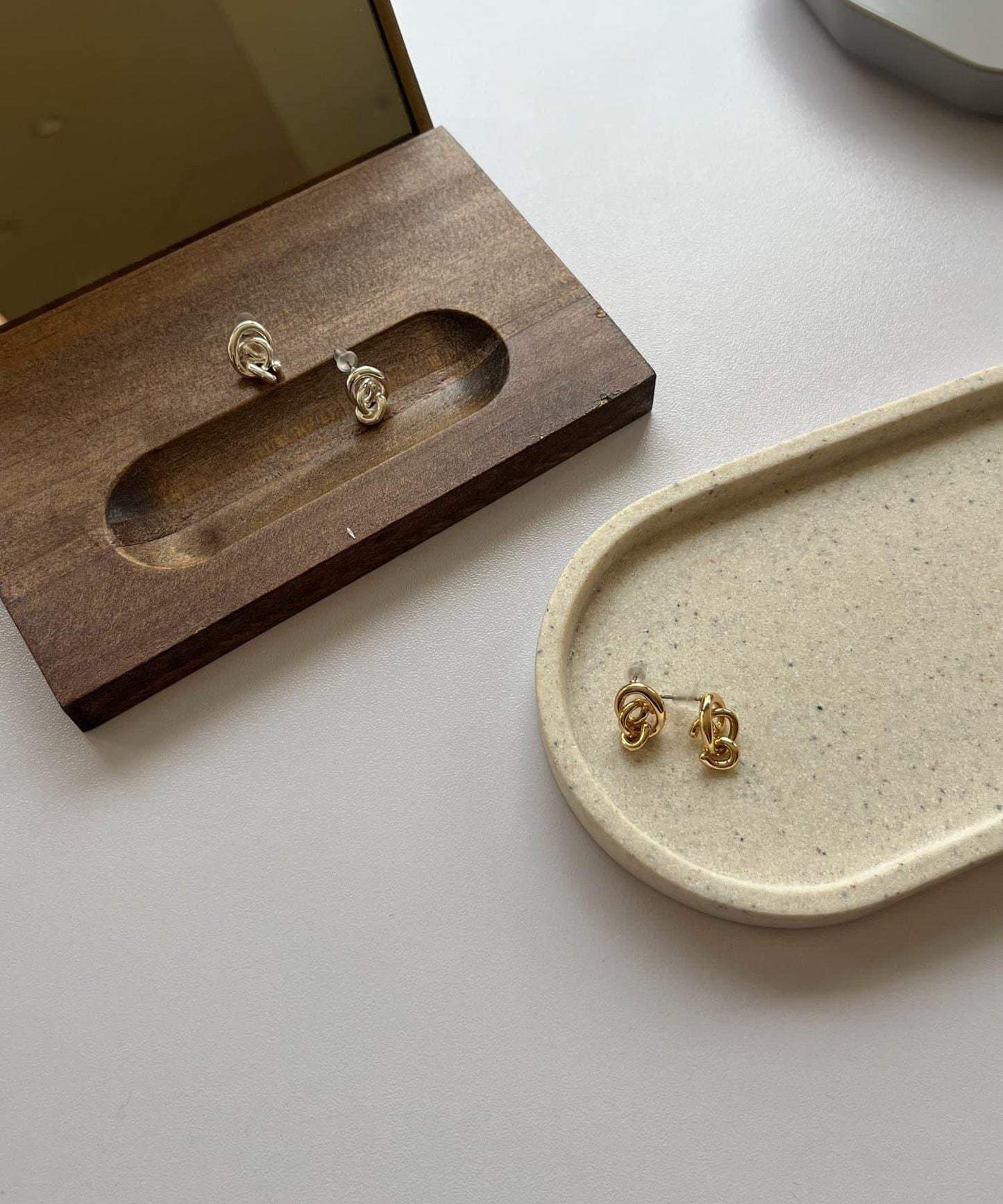 172100571