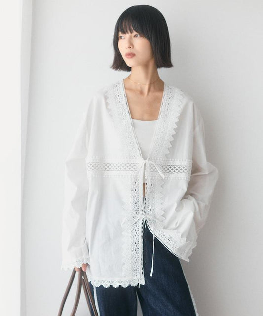 蕾絲拼接 V 領襯衫【限定展開】