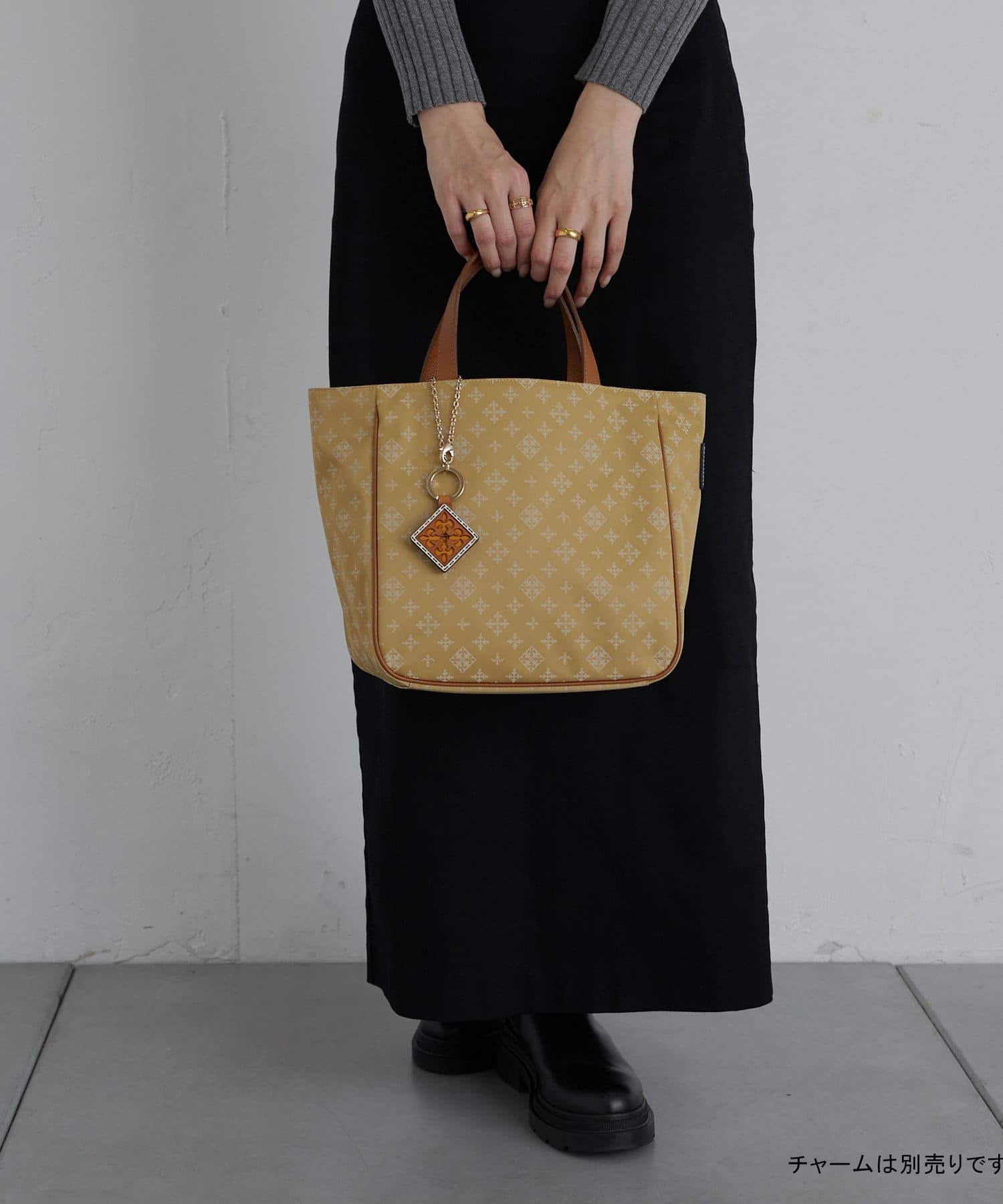 103981582
