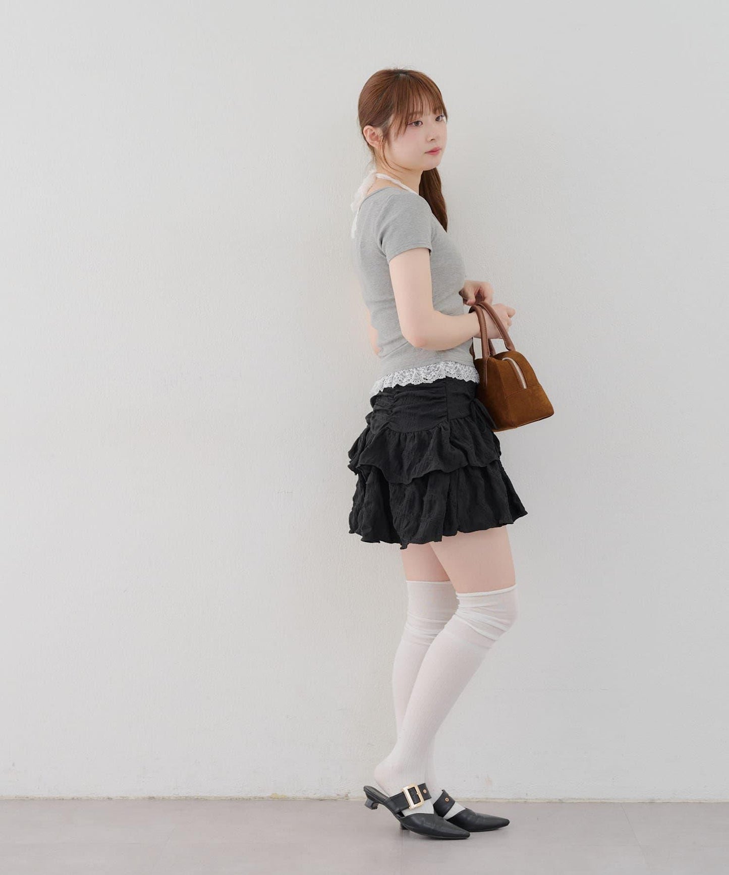 160565318