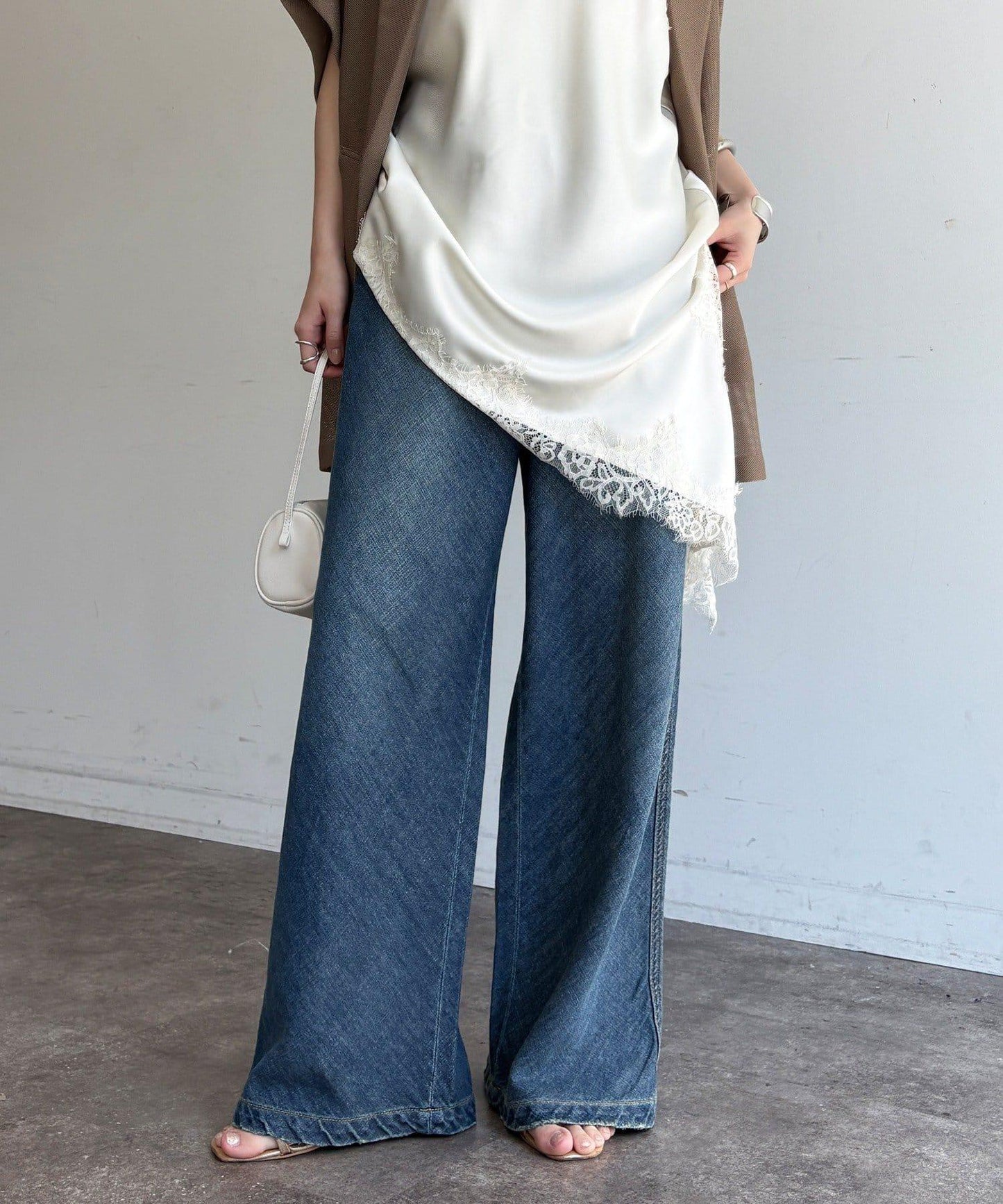 289015281