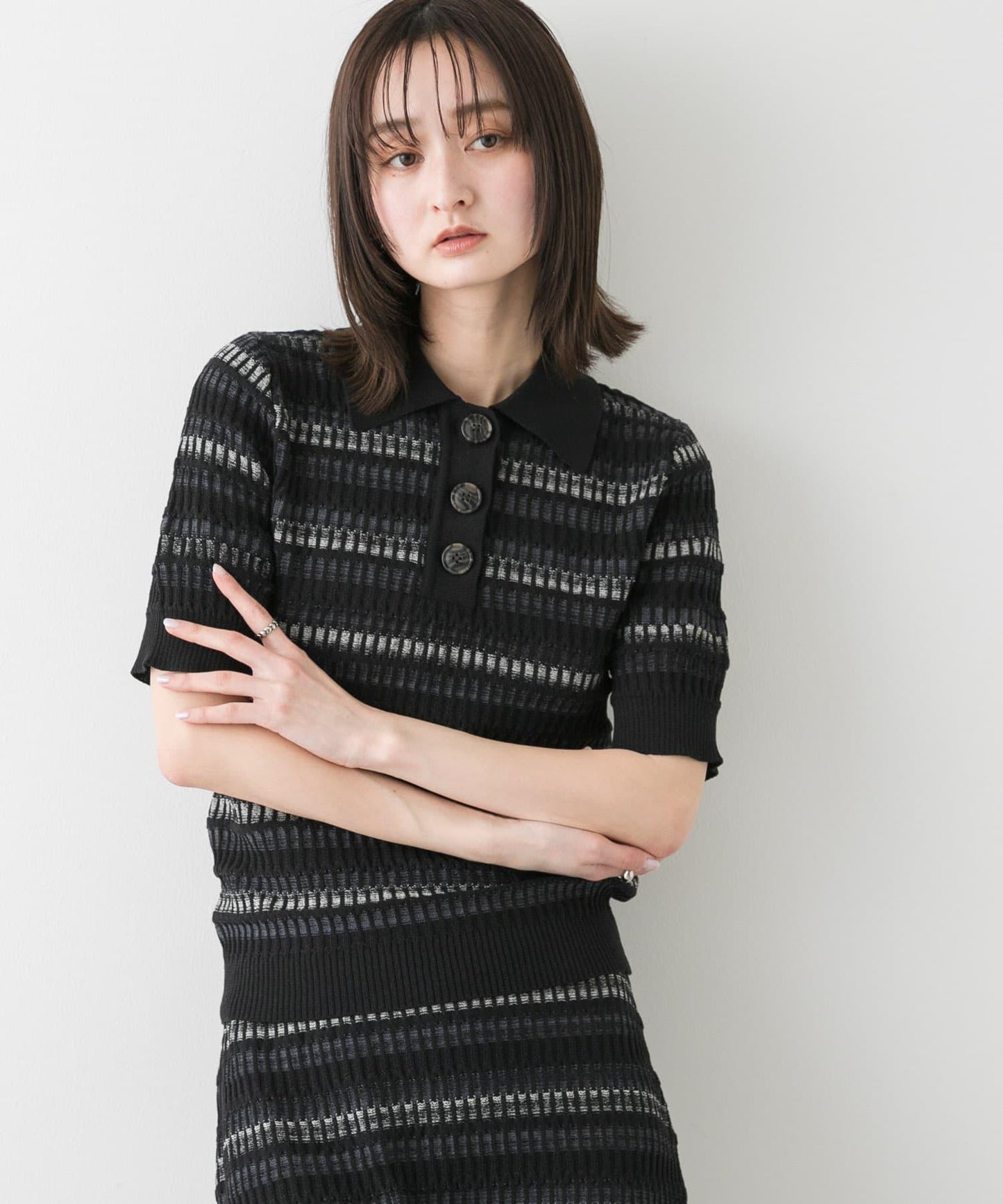 166071695