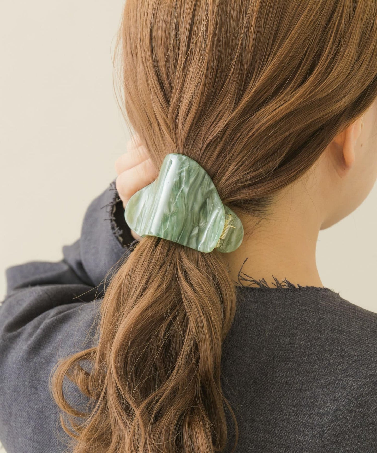 107433605
