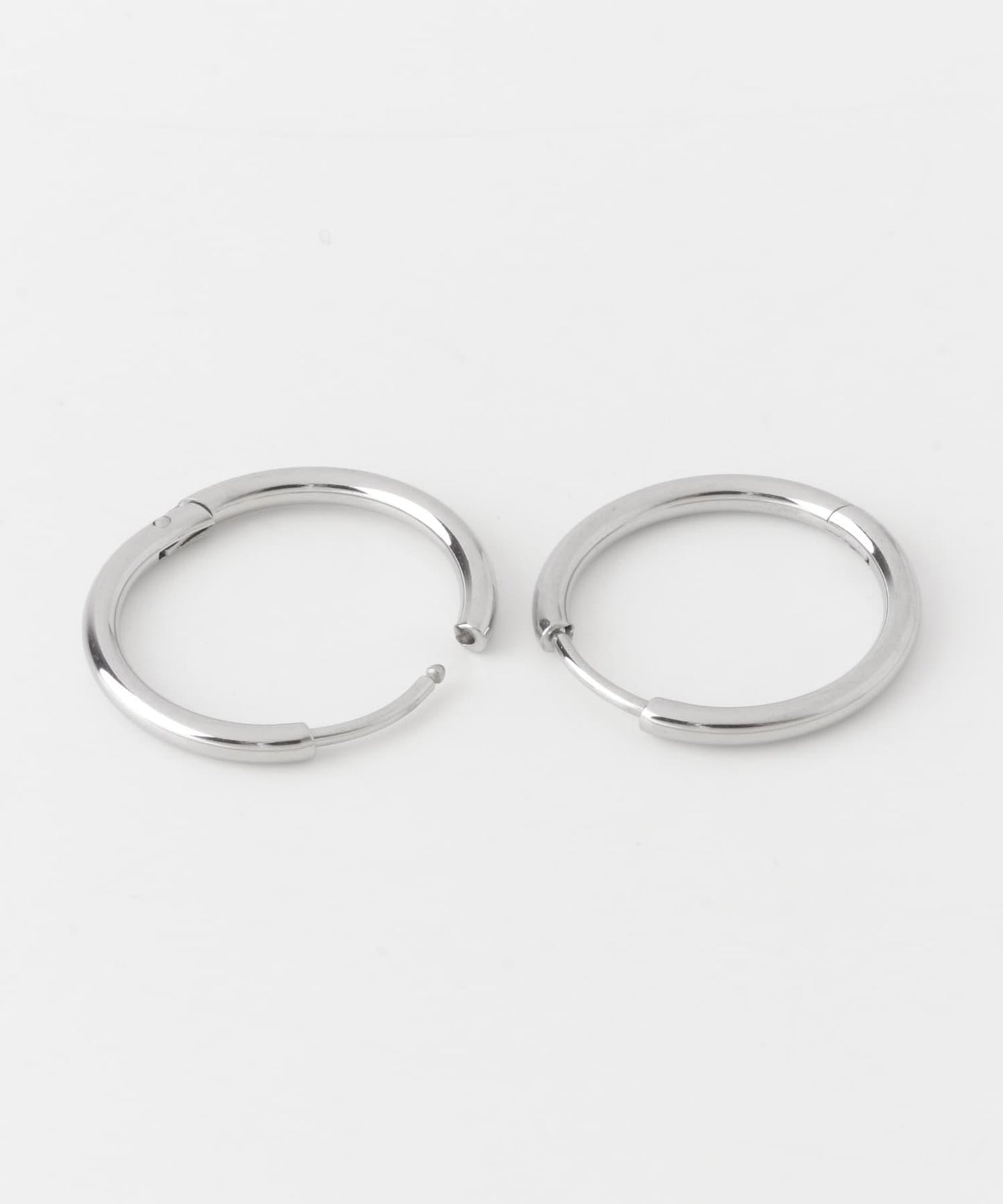 166083908