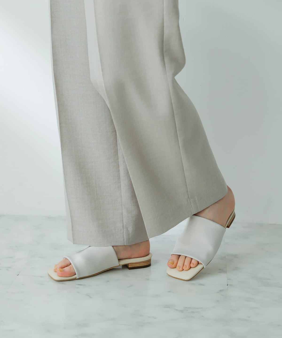 269469525