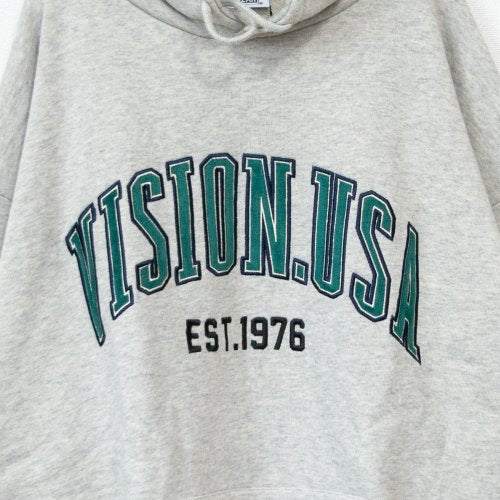 VISION STREET WEAR 綢緞徽章 拱形標誌 裡毛衛衣 灰色 ［特價］ (CT6555GY)