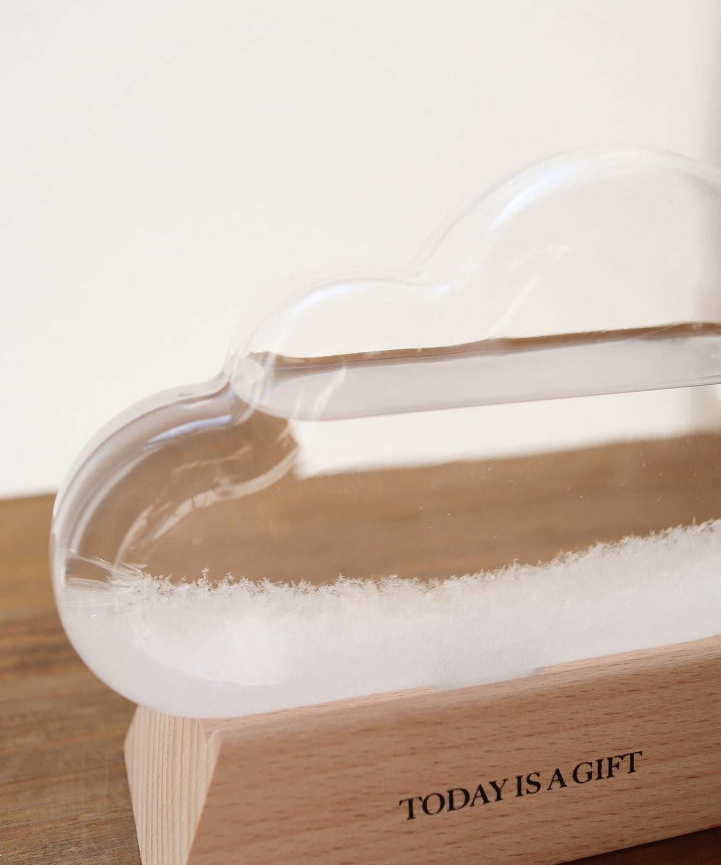 STORM GLASS CLOUD 暴風玻璃雲／月亮