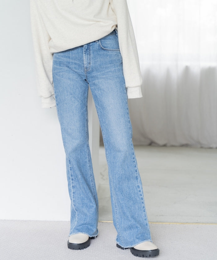 聯名LISA FLARE DENIM