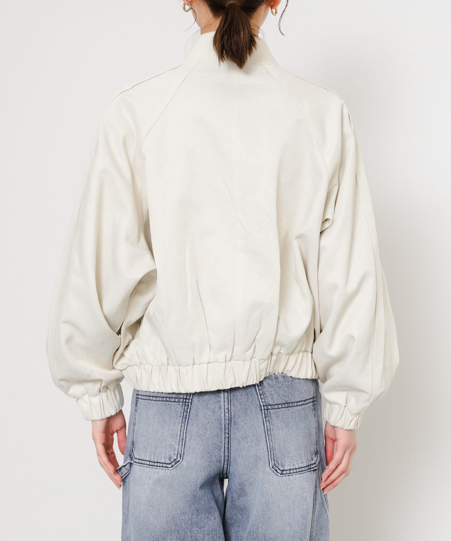113126600