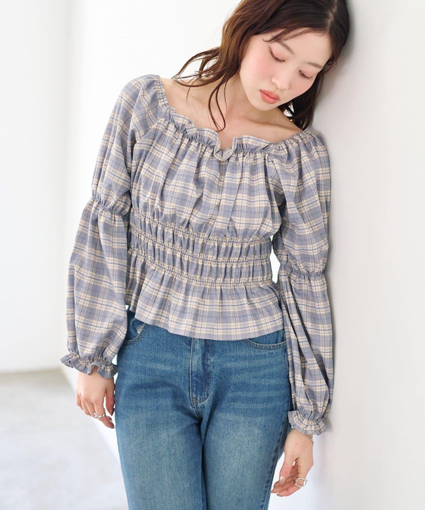 284375690