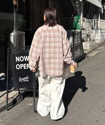 281582123