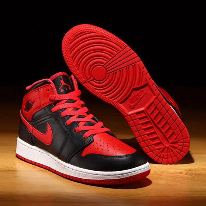 NIKE☆AIR JORDAN 1☆MID★BRED★24.5cm (新品、未使用)