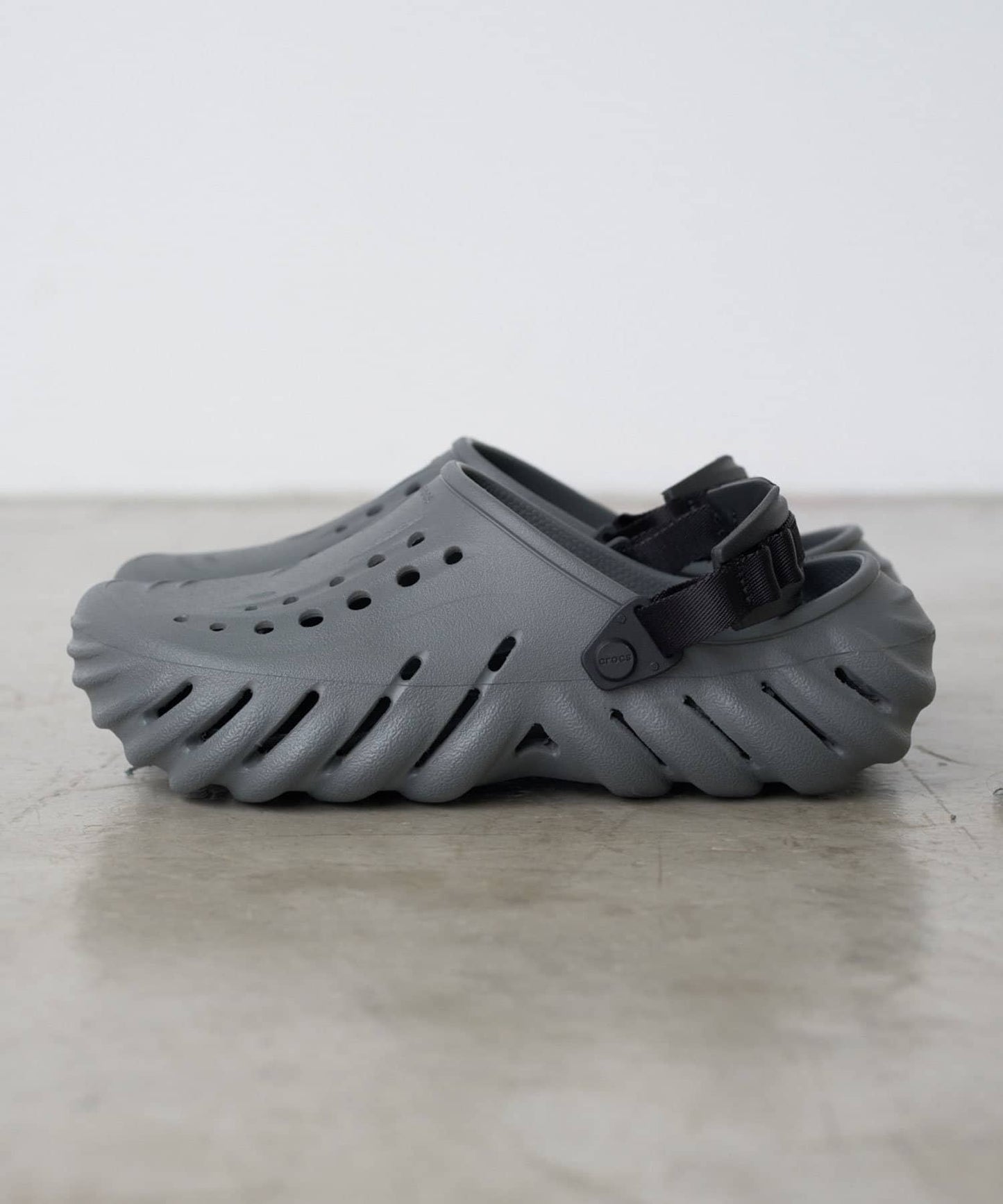 【crocs/克洛克斯】ECHO CLOG 人字拖