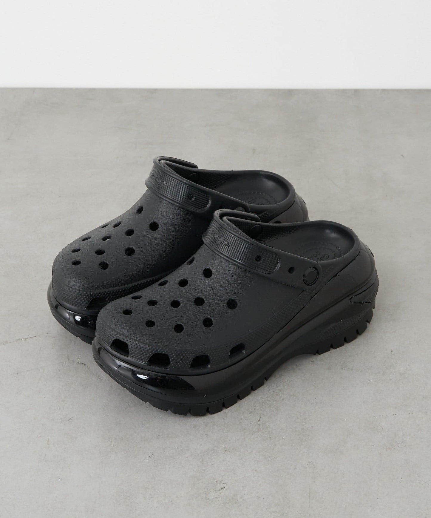 【2024SS】【crocs/卡駱馳】 巨型碎片洞洞鞋