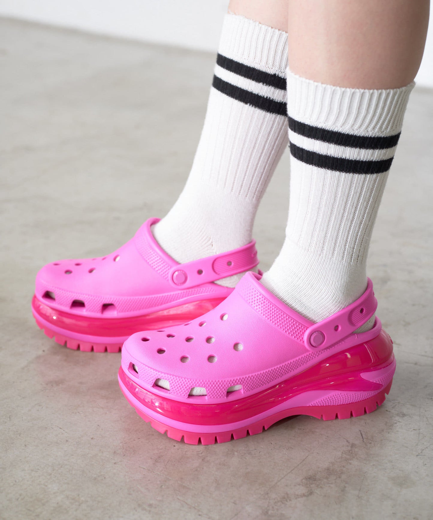 【2024SS】【crocs/卡駱馳】 巨型碎片洞洞鞋