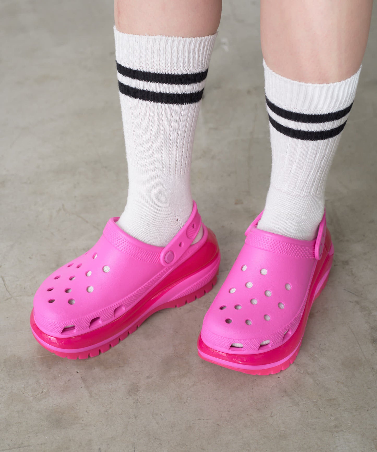 【2024SS】【crocs/卡駱馳】 巨型碎片洞洞鞋