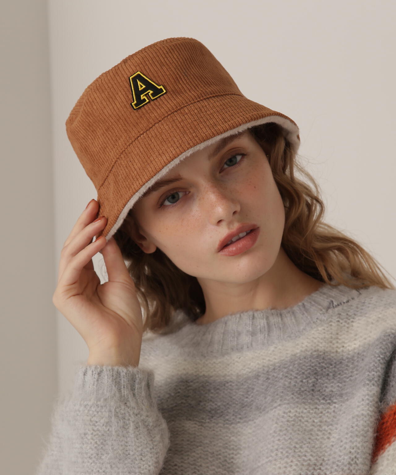 REVERSIBLE FUR BUCKET/可逆穿戴毛皮桶帽
