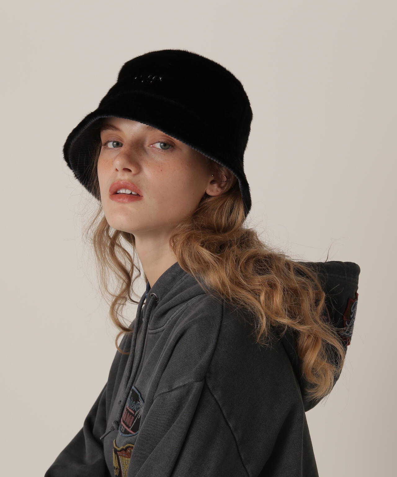 REVERSIBLE FUR BUCKET/可逆穿戴毛皮桶帽