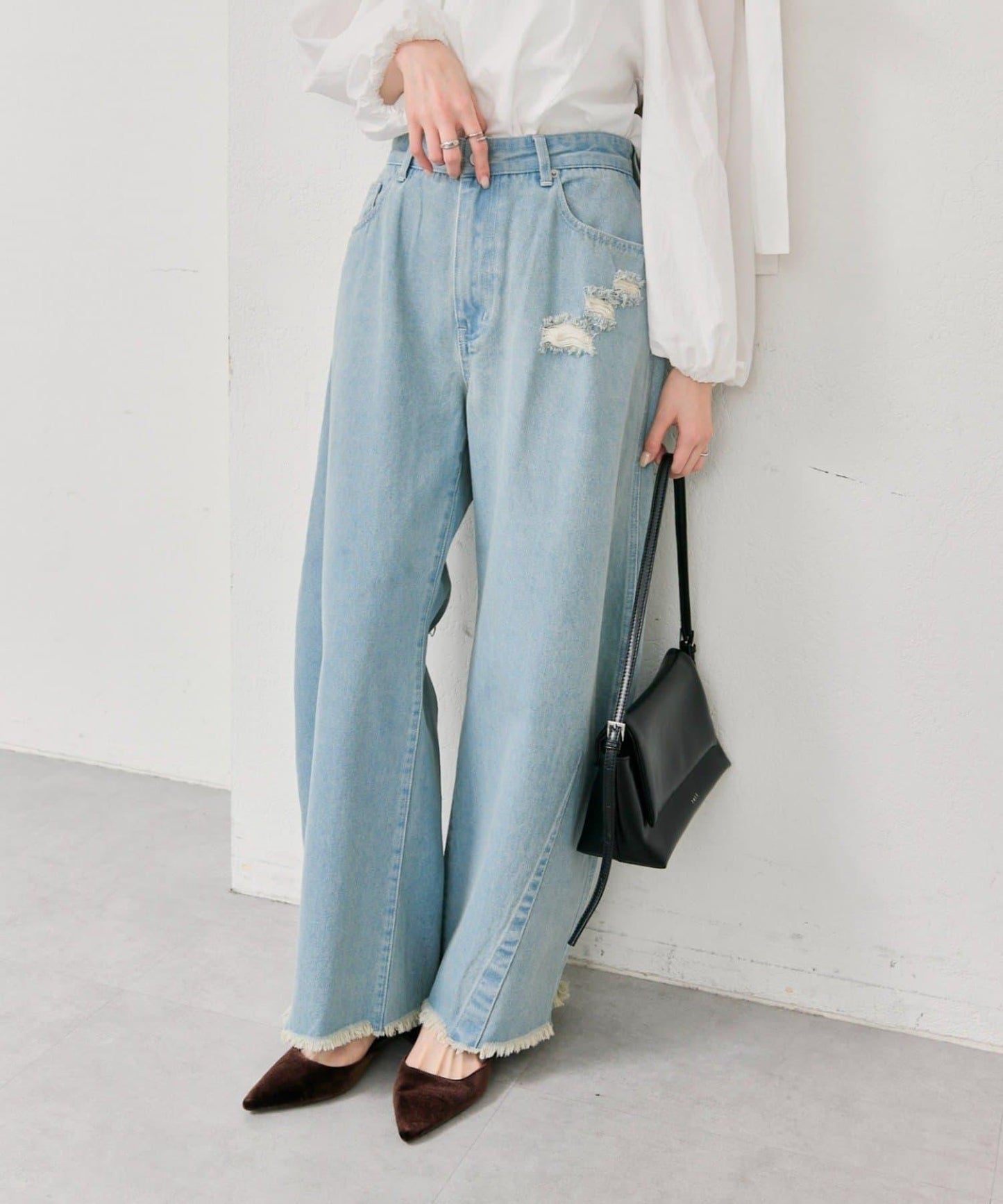 277379105