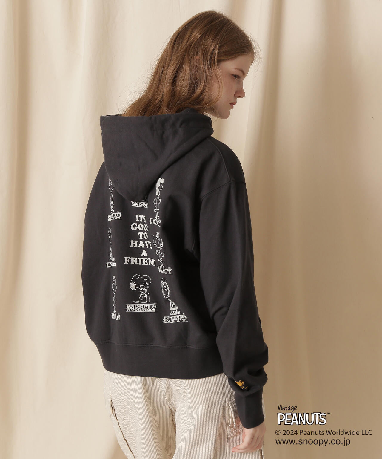 《PEANUTS×AVIREX》PULL OVER PARKA/《花生漫畫×AVIREX》套頭帽風衣