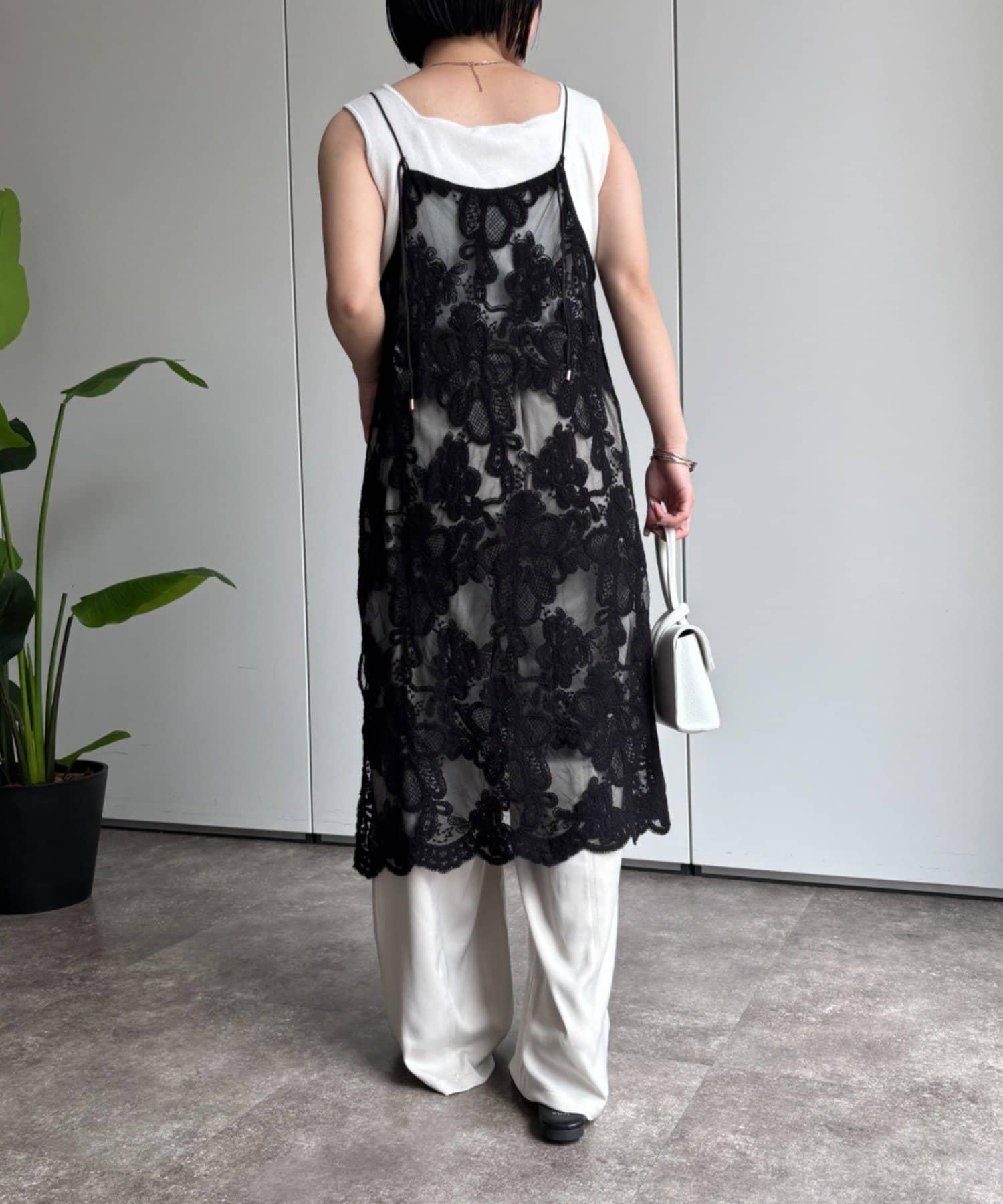 172593873