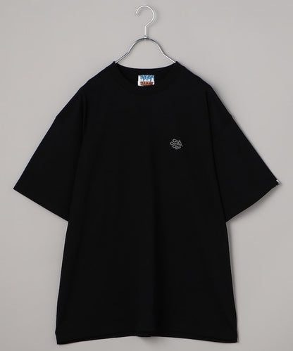 刺繡logo 圓領T恤